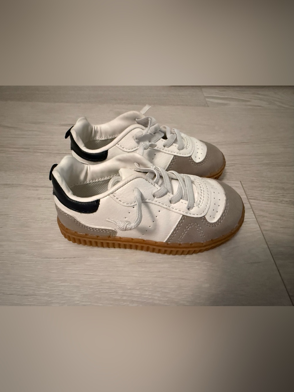 OshKosh B'gosh White, Taupe & Black Kids Sneakers